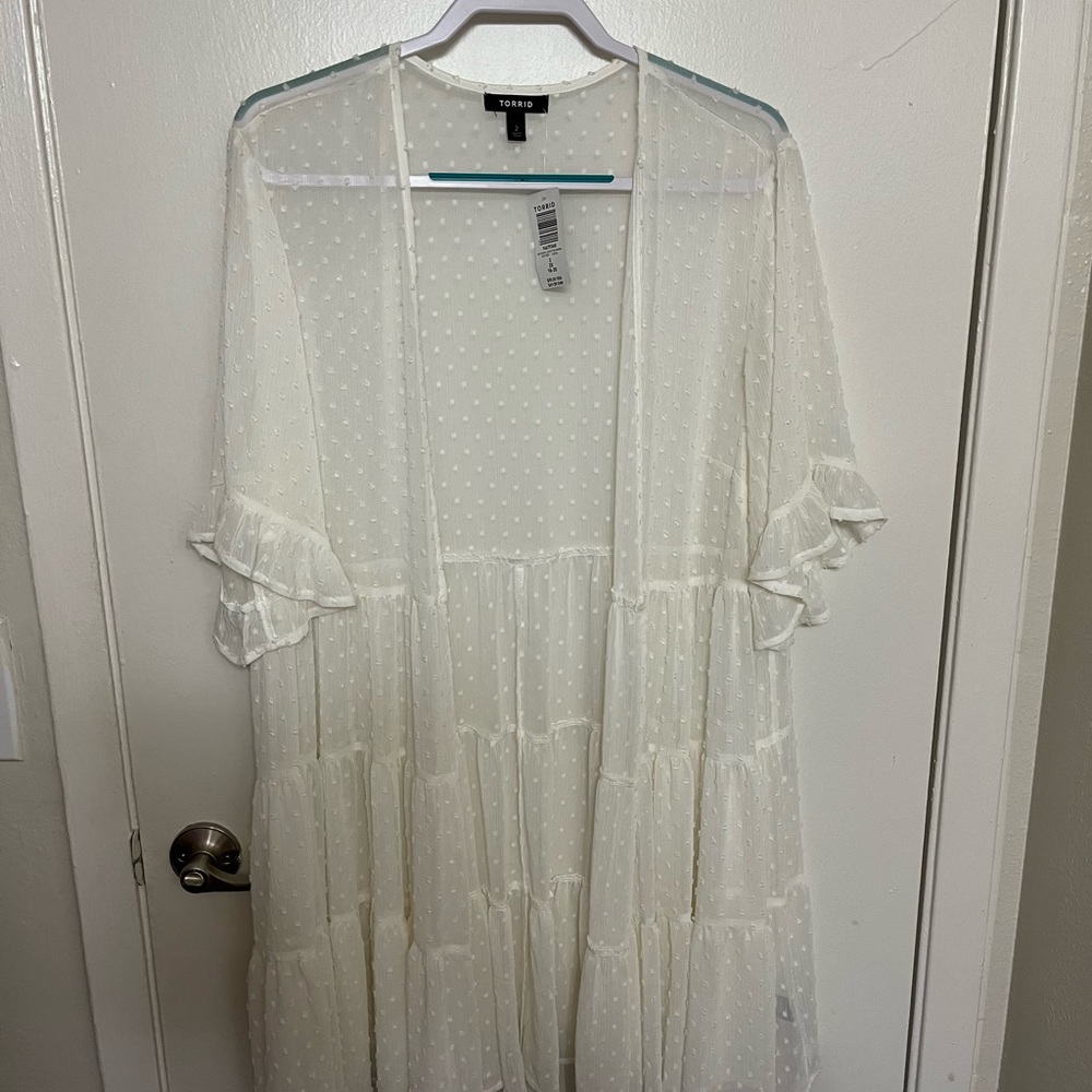 NWT Torrid White Swiss Dot Short Sleeve Kimono - 2X